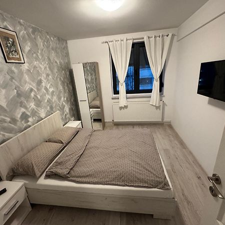 Apartament Ultracentral Modern 1 Pitesti Exterior photo