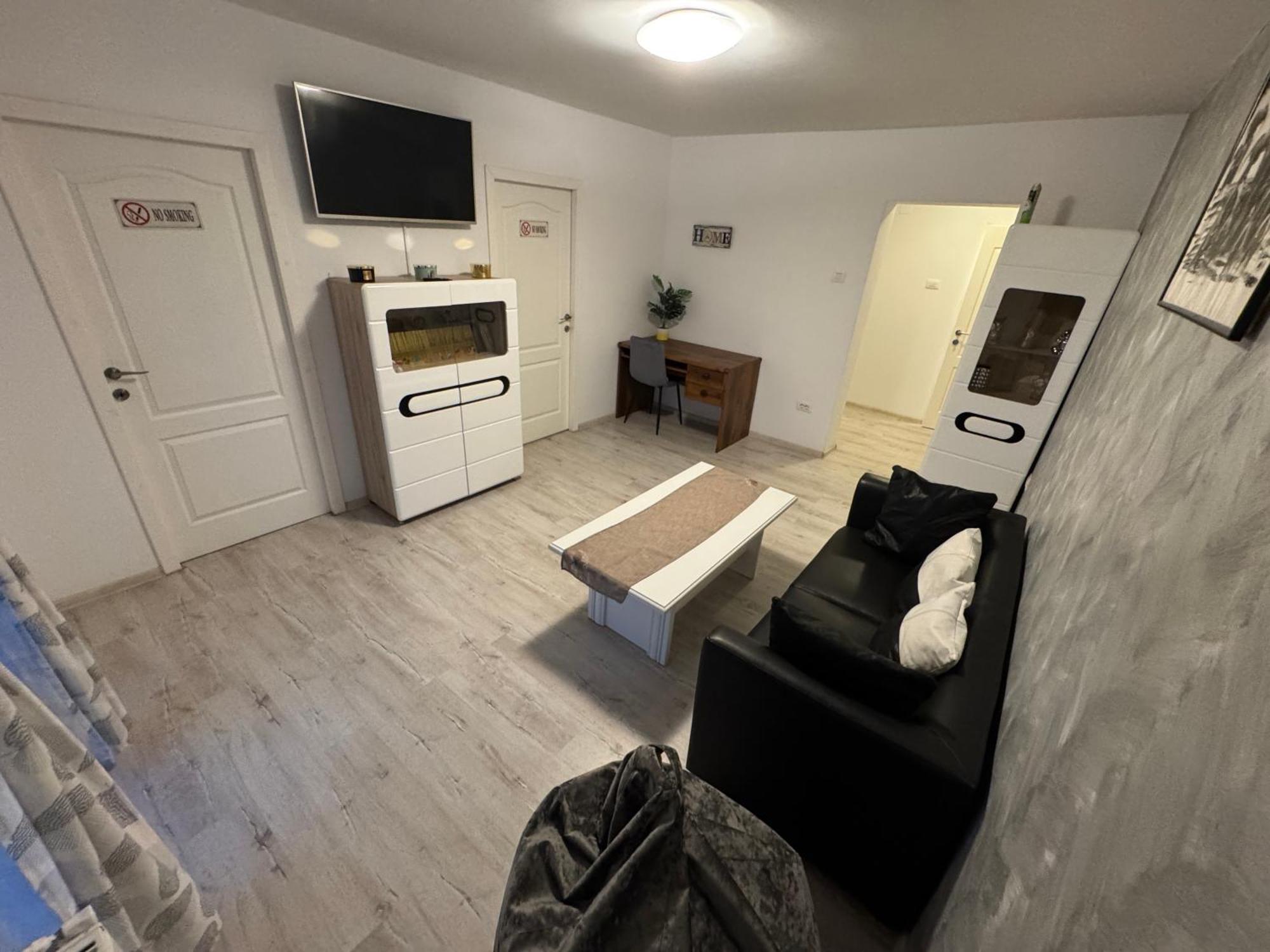 Apartament Ultracentral Modern 1 Pitesti Exterior photo